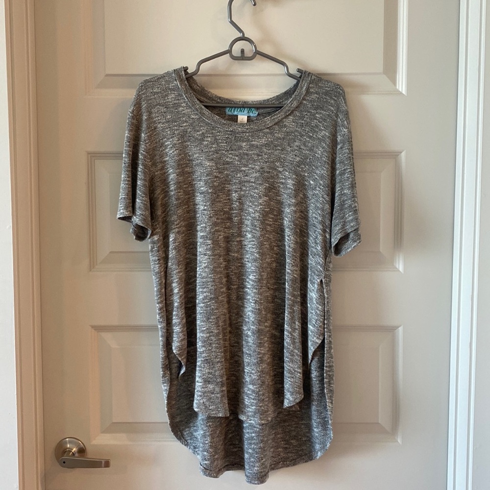 Francesca’s High-Low Sweater Tee (Large)